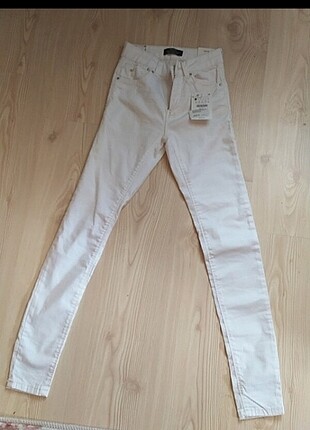 Bershka beyaz jean