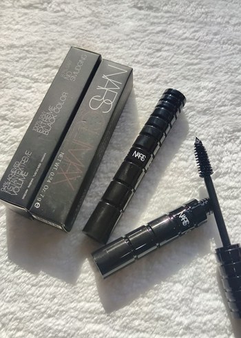 NARS Siyah Maskara