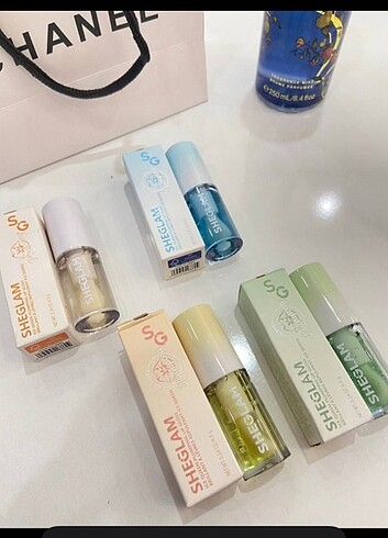  Beden Sheglam lipgloss 
