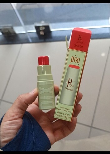 Beden Pixi dudak parlatıcısı