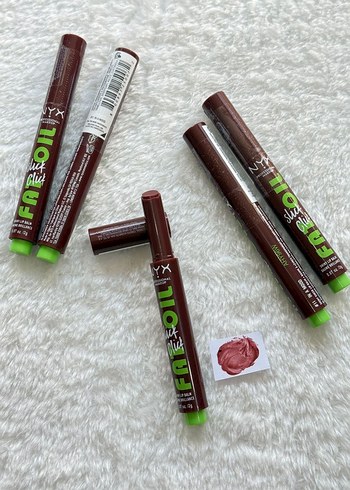 NYX Far Out Gloss - Koyu Bej Renkli - Görsel 4