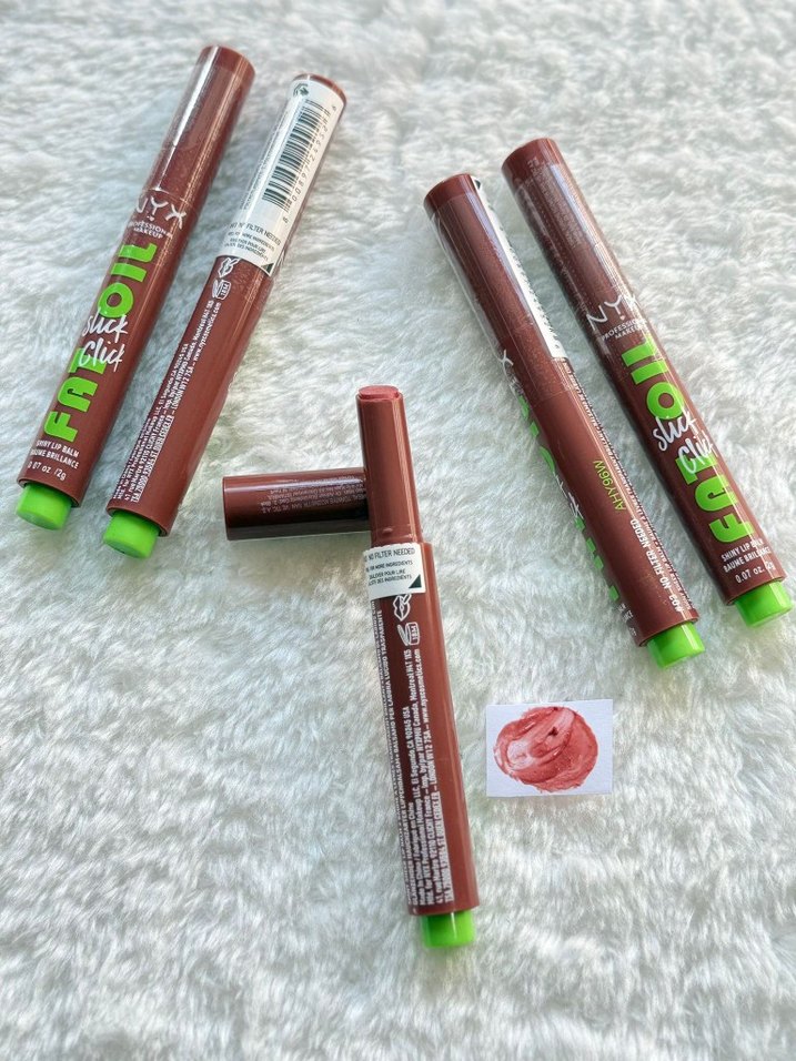 NYX Far Out Gloss - Koyu Bej Renkli - Görsel 5