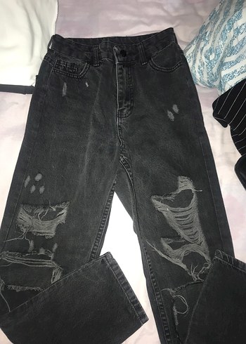 Siyah Yırtık Bol Kesim Midi Kot Pantolon - Görsel 3