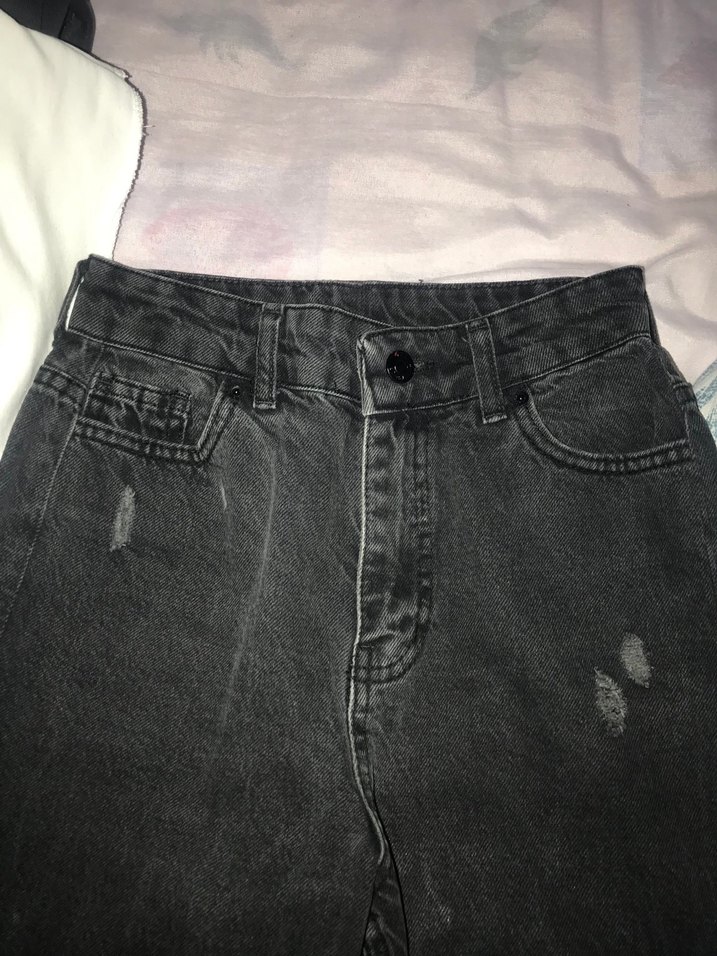 Siyah Yırtık Bol Kesim Midi Kot Pantolon - Görsel 2