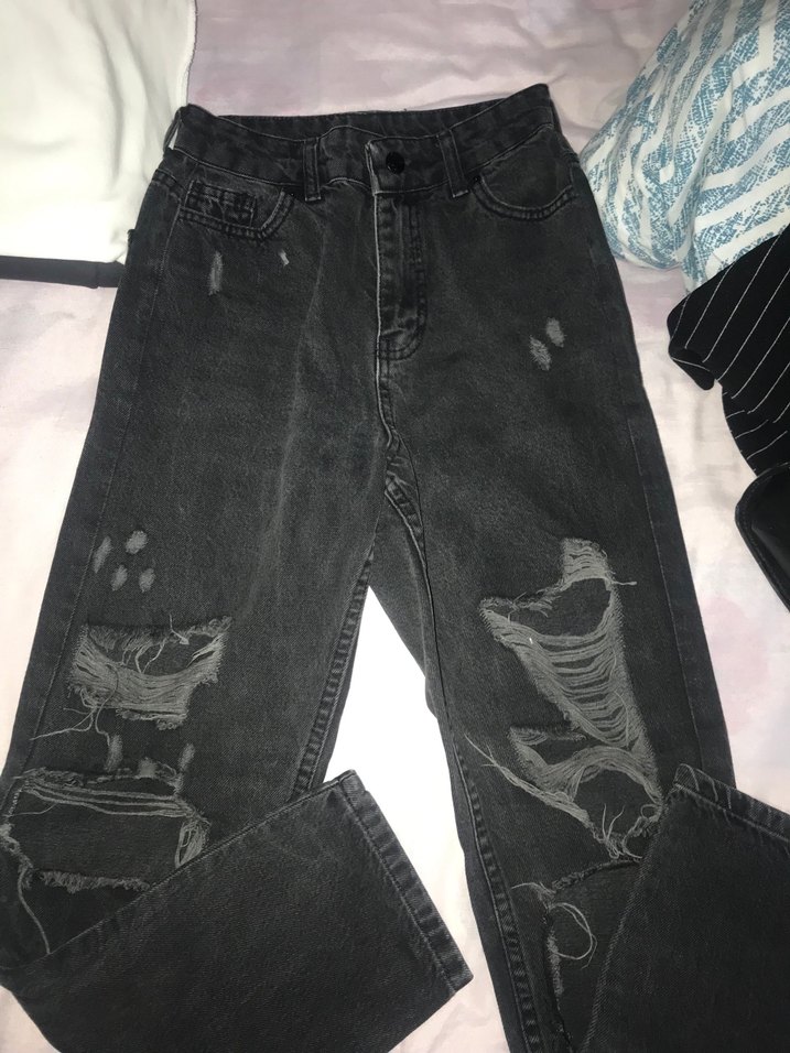 Siyah Yırtık Bol Kesim Midi Kot Pantolon - Görsel 3