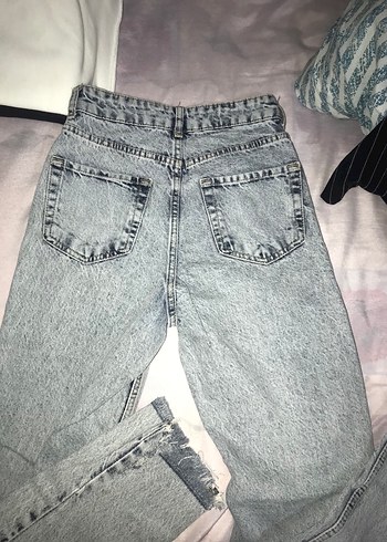 Gri Bol Kesim Yırtık Kot Pantolon - Görsel 3