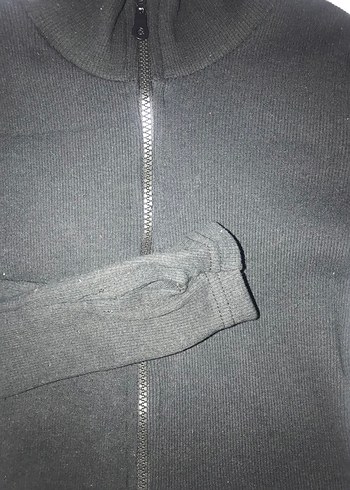 Fermuarlı Parmak Geçirmeli Siyah Yüksek Yakalı Kadın Sweatshirt - Görsel 2