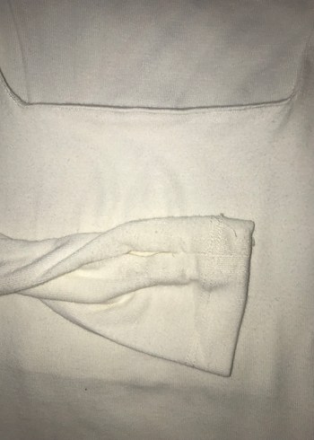 Kadın Beyaz Uzun Kollu Parmak Geçirmeli V Yaka Bluz - Görsel 2