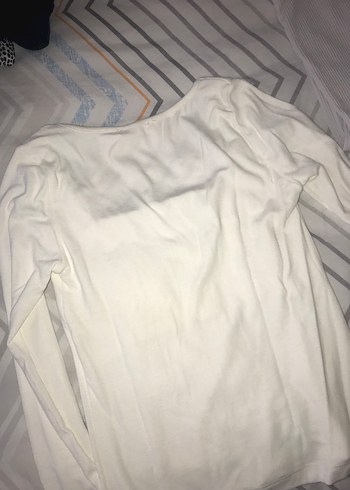 Kadın Beyaz Uzun Kollu Parmak Geçirmeli V Yaka Bluz - Görsel 4