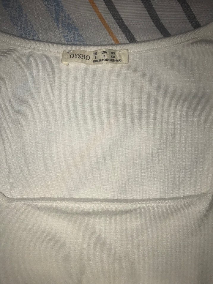 Kadın Beyaz Uzun Kollu Parmak Geçirmeli V Yaka Bluz - Görsel 3