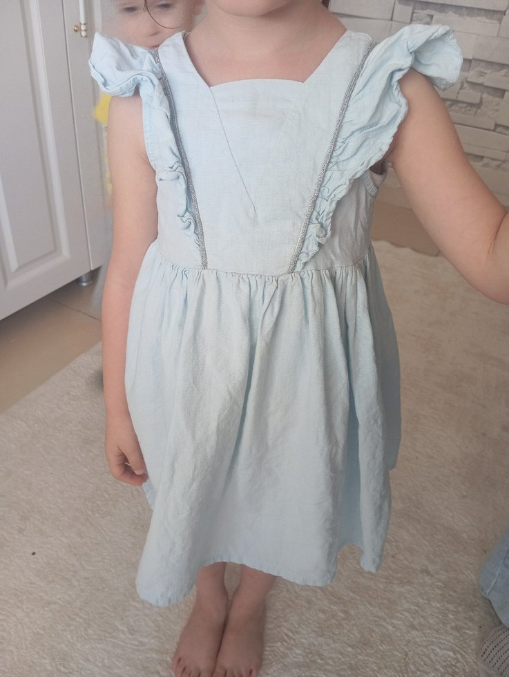 Kız Çocuk Mavi Keten V Yaka Fırfırlı Elbise - Görsel 5