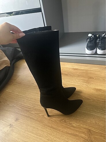 Nine West Siyah topuklu çizme