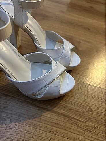 Derimod  beyaz ayakkabı - Görsel 5