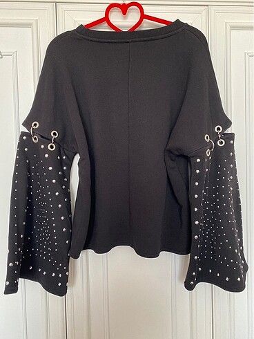 Sweatshirt çok temiz