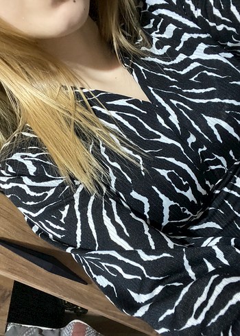 Zebra Desenli Transparan Uzun Kollu Bluz - Görsel 3