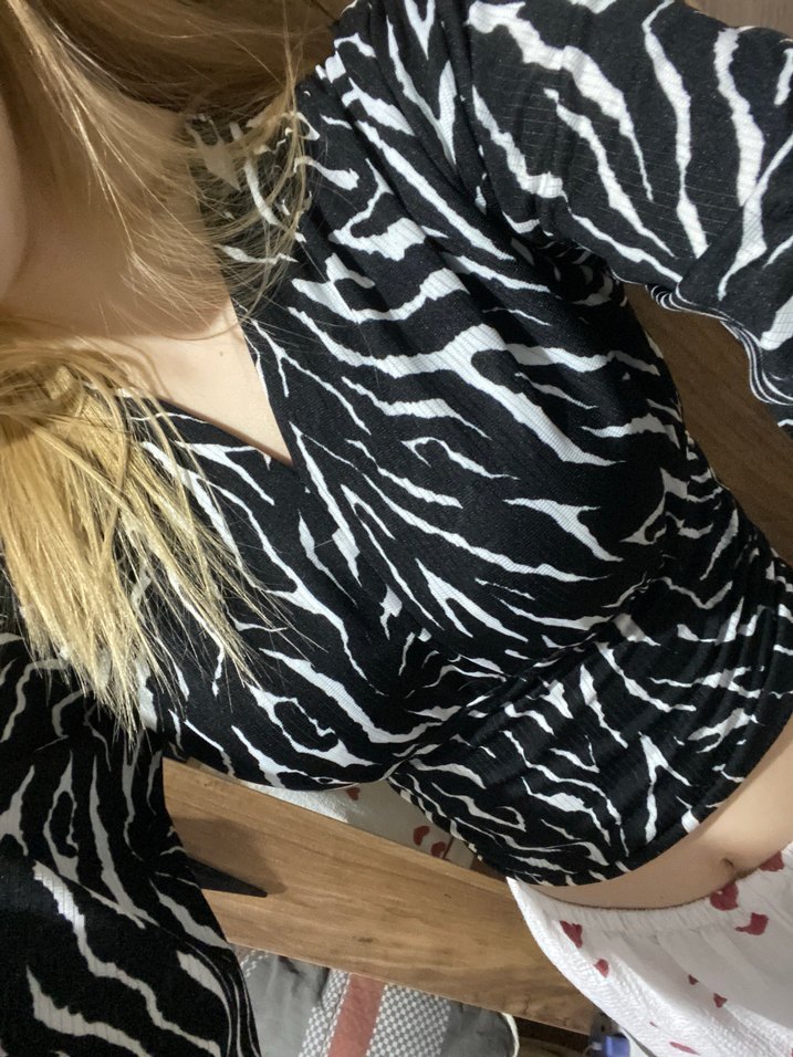 Zebra Desenli Transparan Uzun Kollu Bluz - Görsel 4