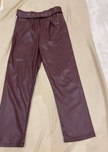 Bordo Deri Kemerli Kadın Pantolon