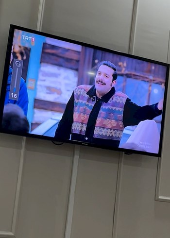 Mavi Ekranlı Duvara Monteli Monitör - Görsel 2