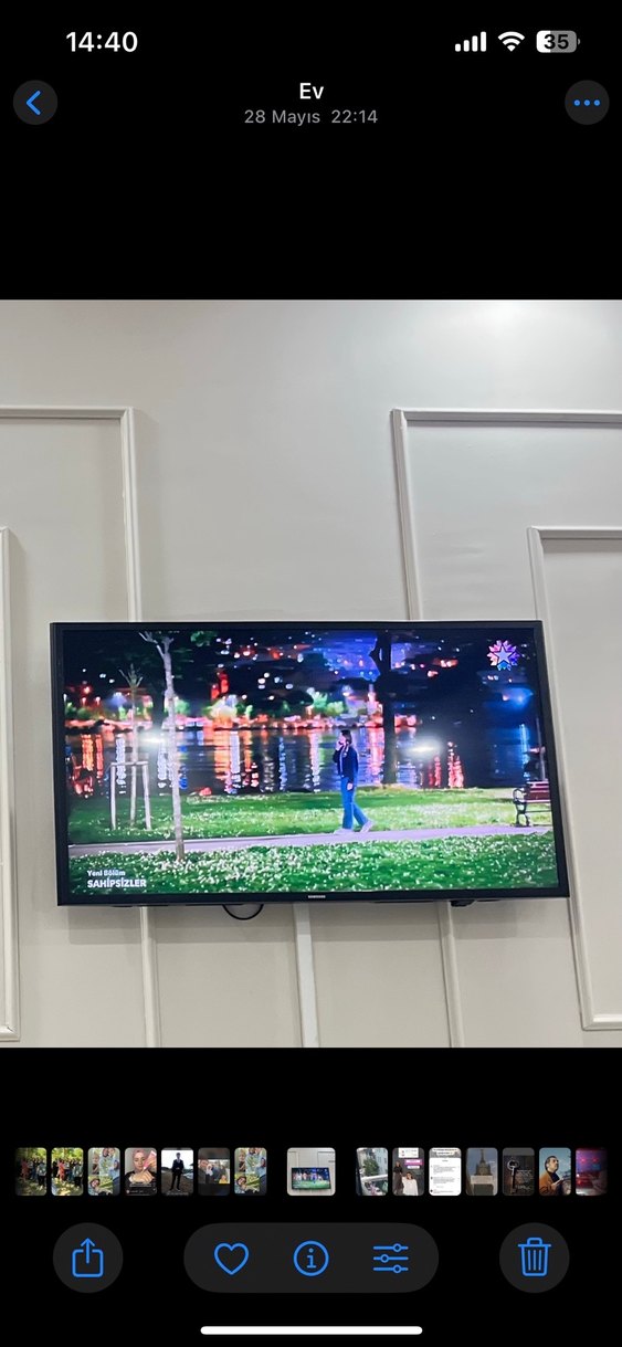 Mavi Ekranlı Duvara Monteli Monitör - Görsel 3