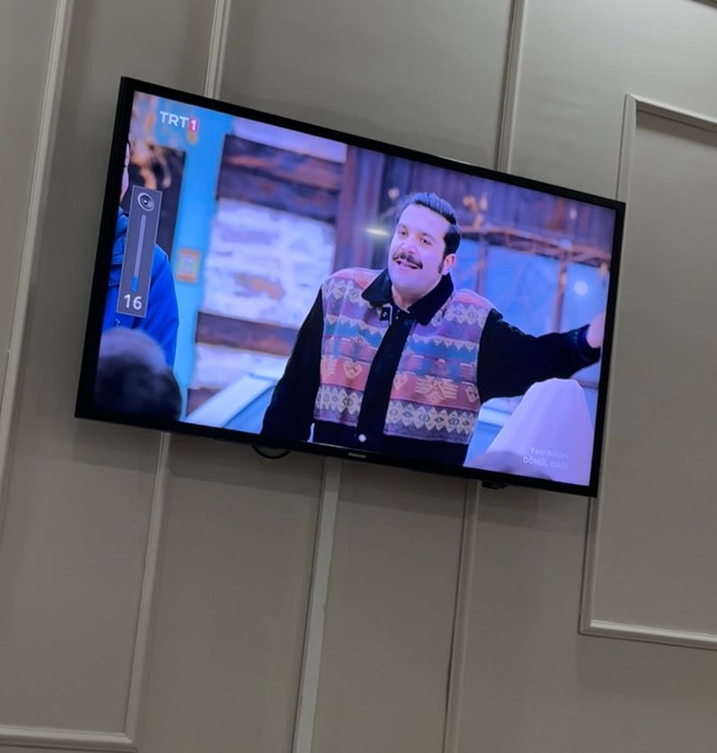 Mavi Ekranlı Duvara Monteli Monitör - Görsel 2