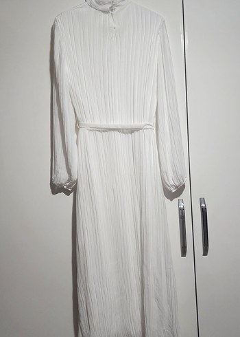 Beyaz Piliseli Tesettür Elbise Yüksek Yaka - Görsel 4