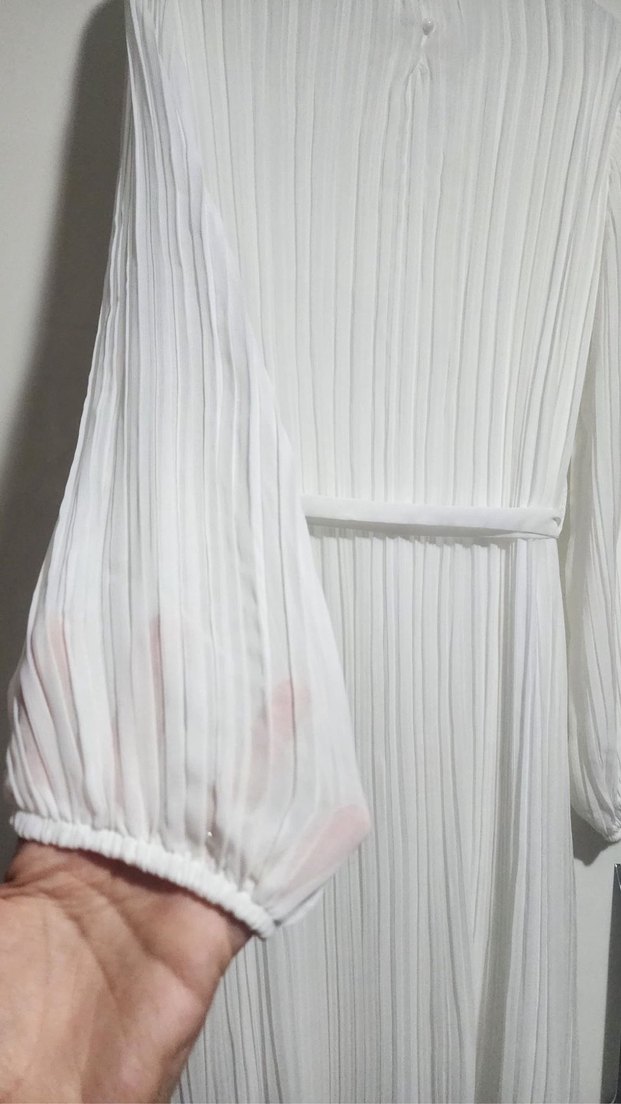 Beyaz Piliseli Tesettür Elbise Yüksek Yaka - Görsel 5