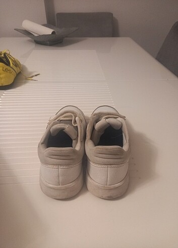 34 Beden beyaz Renk Adidas Kız Çocuk Spor Ayakkabı 