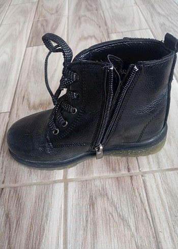 26 Beden siyah Renk Kızcocuk botu