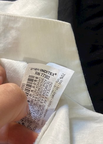 Düğmeli, askısız beyaz keten bluz - Görsel 5