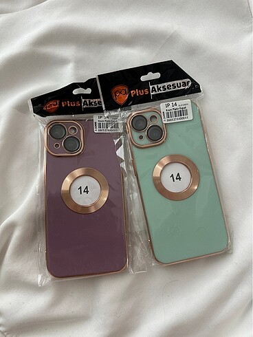 iPhone 14 kamera koruyuculu iki kılıf