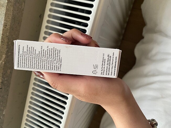  Beden RARE BEAUTY HIGHLİGHTER