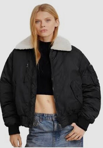 BERSHKA BOMBER MONT