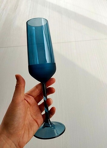 Rakle mavi şarap kadehi