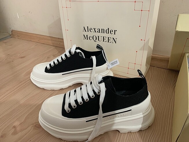37 Beden siyah Renk Alexander McQUEEN ayakkabı