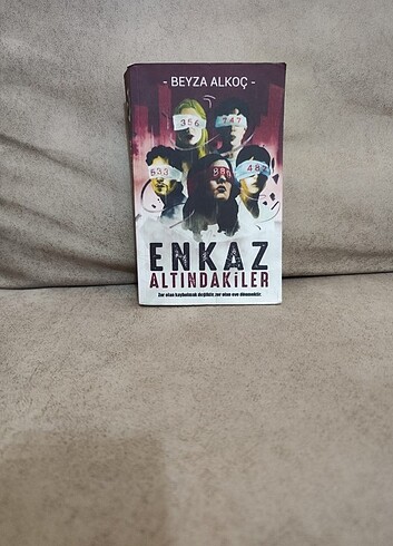 Enkaz altındakiler 