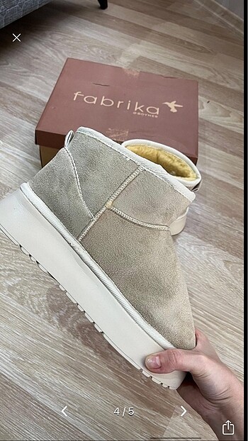 40 Beden ten rengi Renk Ugg 40 no