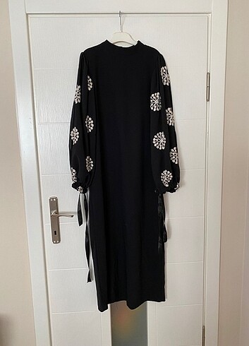 36 Beden siyah Renk Tesettür abiye elbise 