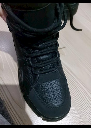 36 Beden siyah Renk BERSHKA Siyah Gotik Kadın Dolgu Topuklu Spor Ayakkabı