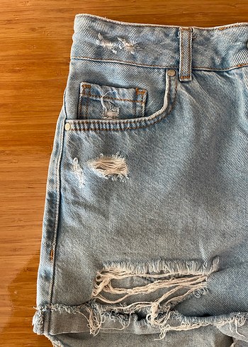 Yırtık Detaylı Kadın Kot Şort - Görsel 3