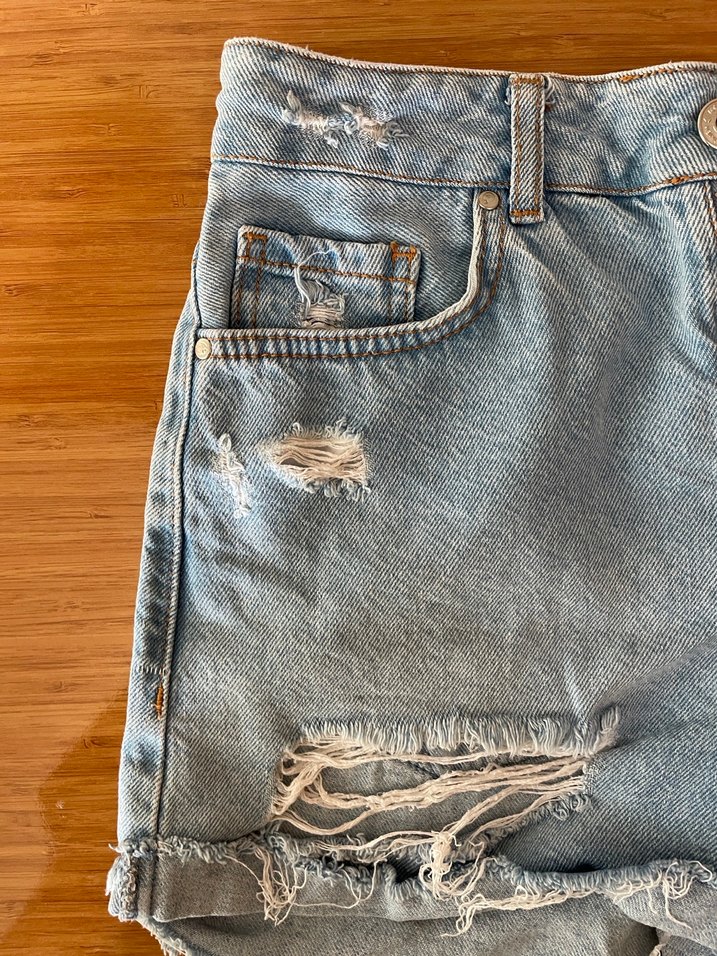 Yırtık Detaylı Kadın Kot Şort - Görsel 3