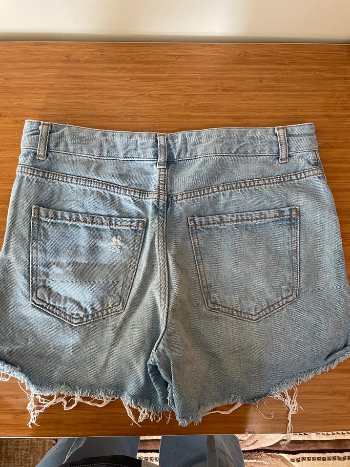 Yırtık Detaylı Kadın Kot Şort - Görsel 2