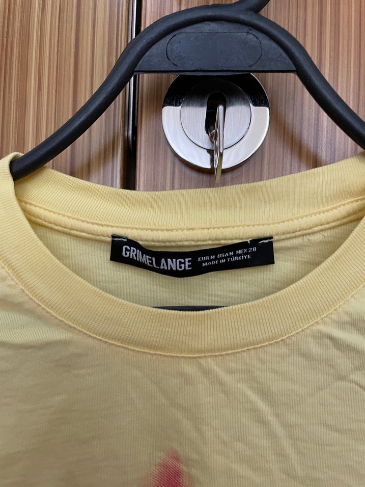Sarı Baskılı Kısa Kollu Kadın Tişört grimelange marka - Görsel 2