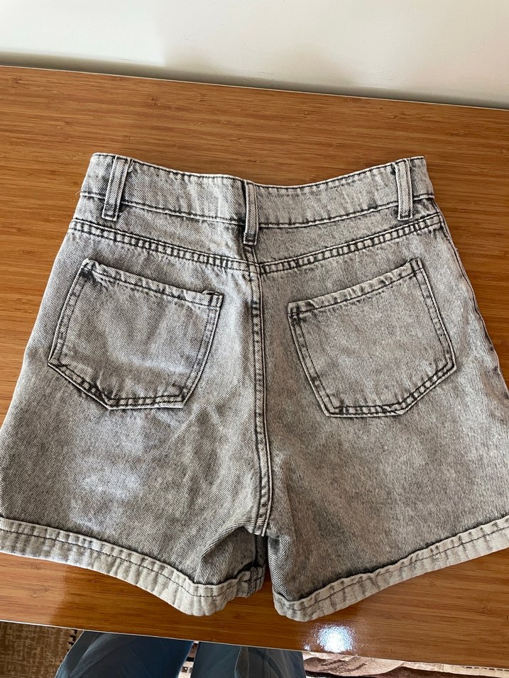 Gri Mini Denim Şort - Görsel 2