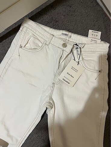 Pull and bear kick flare etiketli crop jean