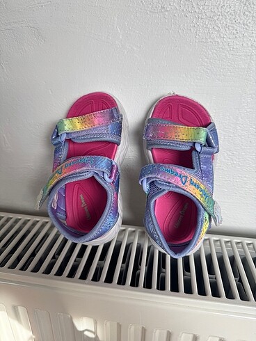 Skechers