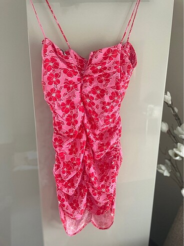 m Beden çeşitli Renk ZARA çiçekli askılı mini elbise
