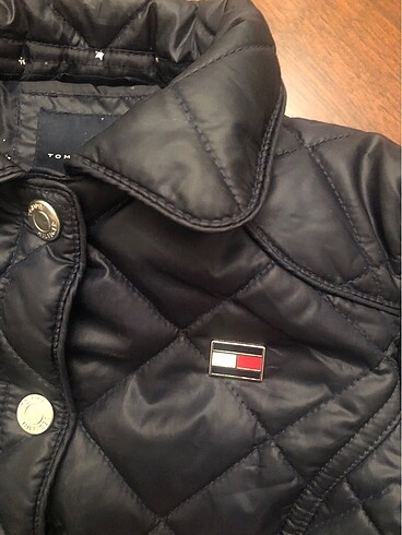 4 Yaş Beden Tommy Hilfiger unisex mont