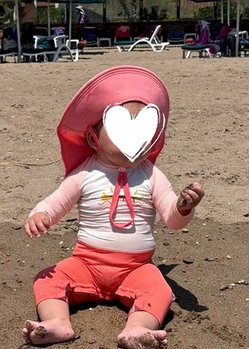 Pembe kız bebek güneş korumalı mayo
