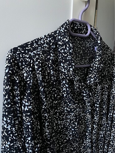 H&M SİYAH DESENLİ VINTAGE GÖMLEK