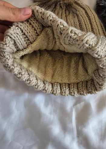 Bej Örgü Kadın Bere ve Gri Peluş Kulaklık 2li fiyattır. - Görsel 2